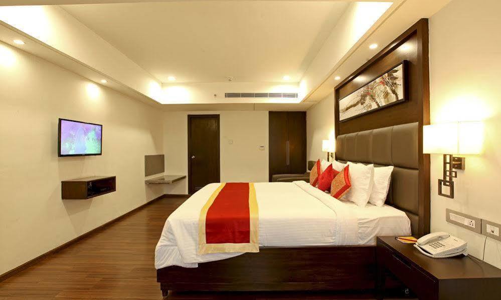 Goutham Grand Hotel - Tenali Vijayawada Exterior photo